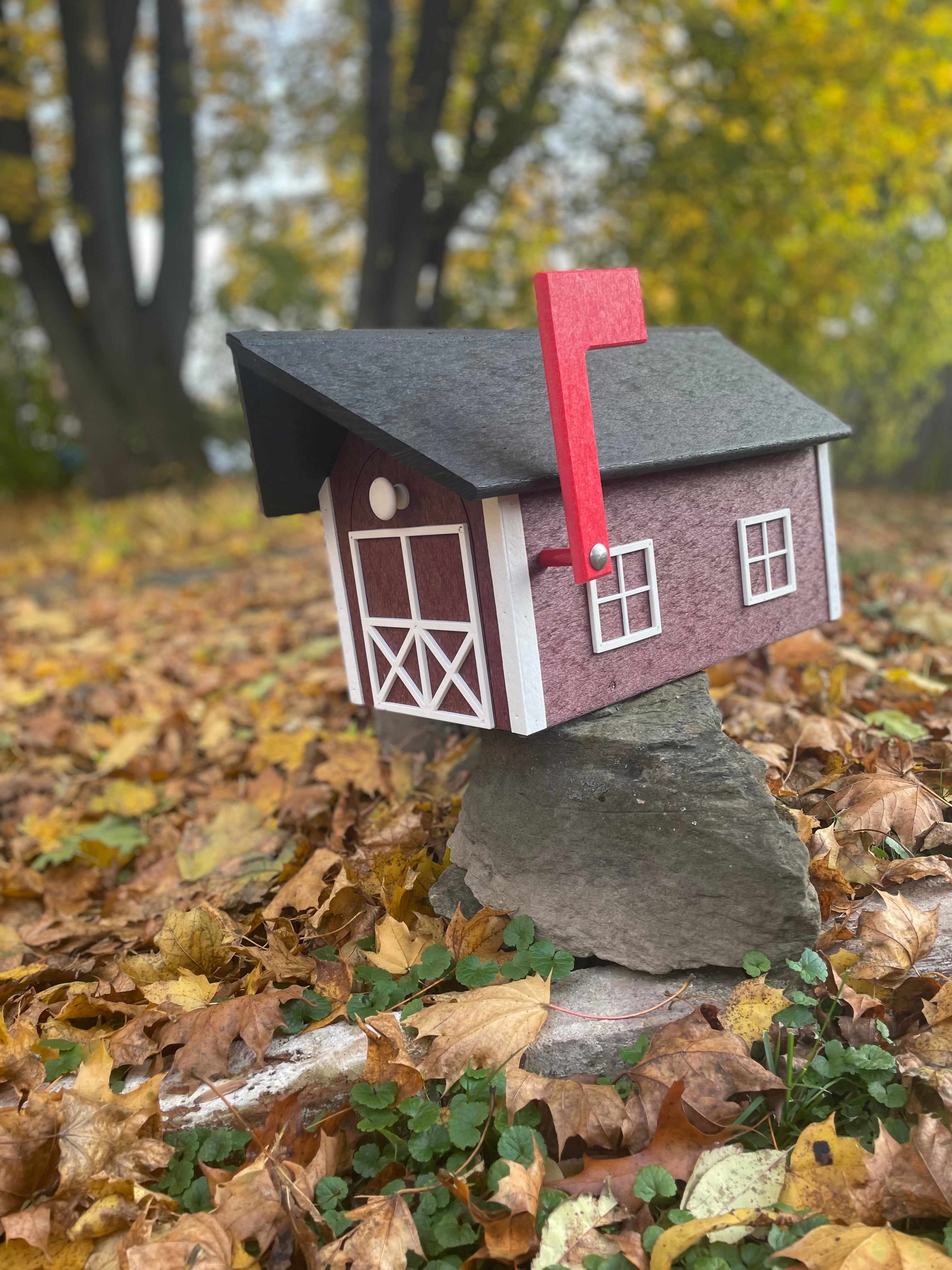 Poly Mailbox Red (black roof and white trim)