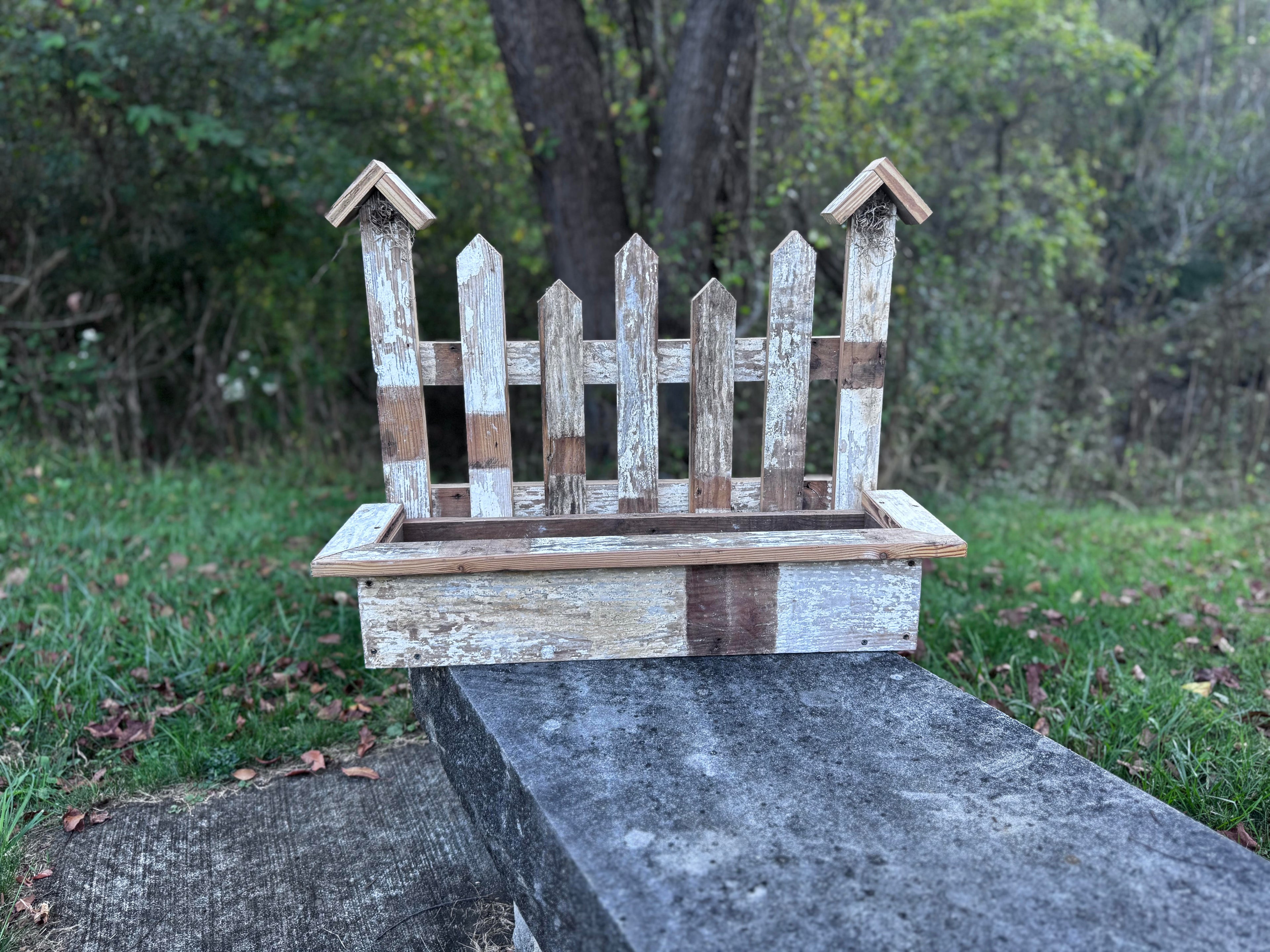 Flower Box w/Fence White